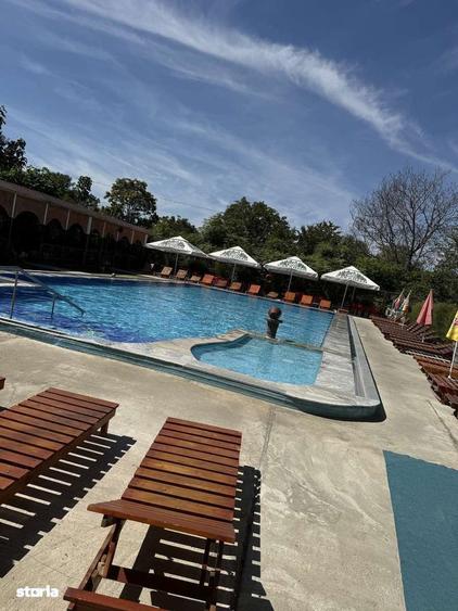 De vanzare - Proprietate cu Piscina, Teren generos si Cladire moderna - 9