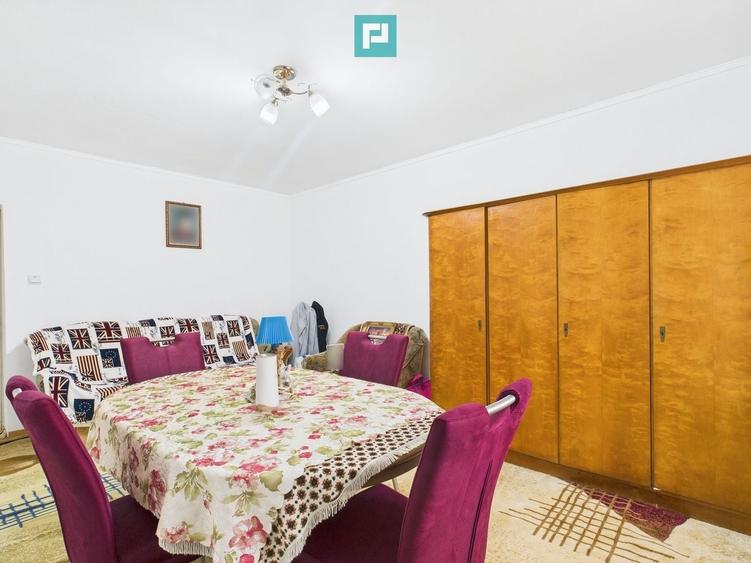Casă individuală cu 4 camere cu Canalizare în Cenei