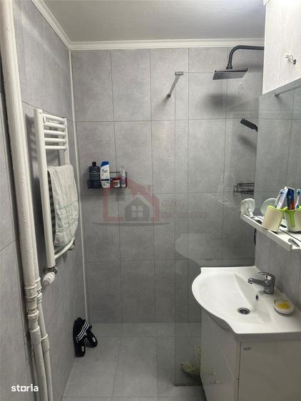 Apartament cu 2 camere decomandat, mobilat în Tei
