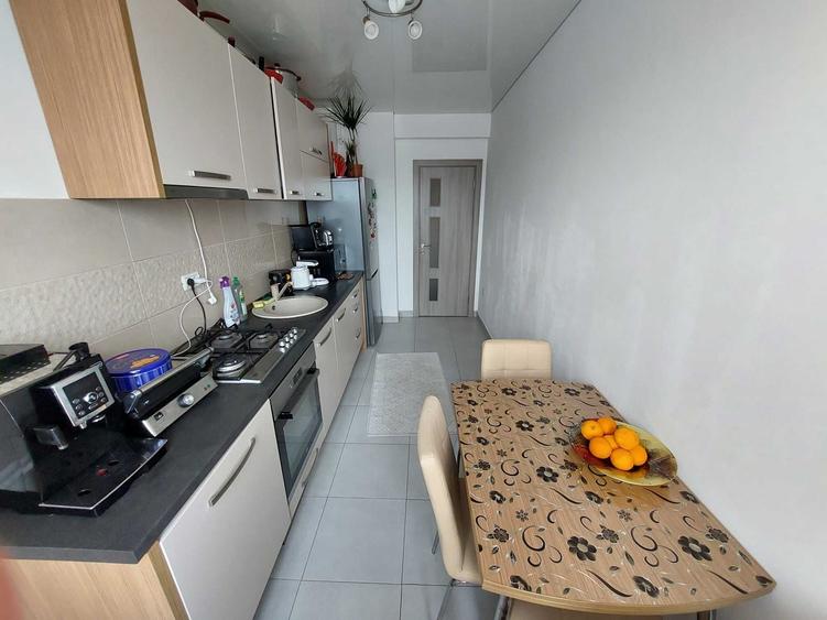 Apartament cu 2 camere decomandat în Roșu