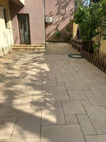 Casă cu 5 camere cu Teren 221 Mp în Obor