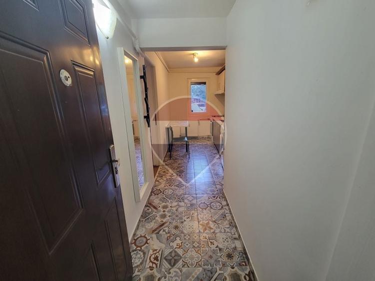 Apartament cu 2 camere semidecomandat, mobilat în Berceni