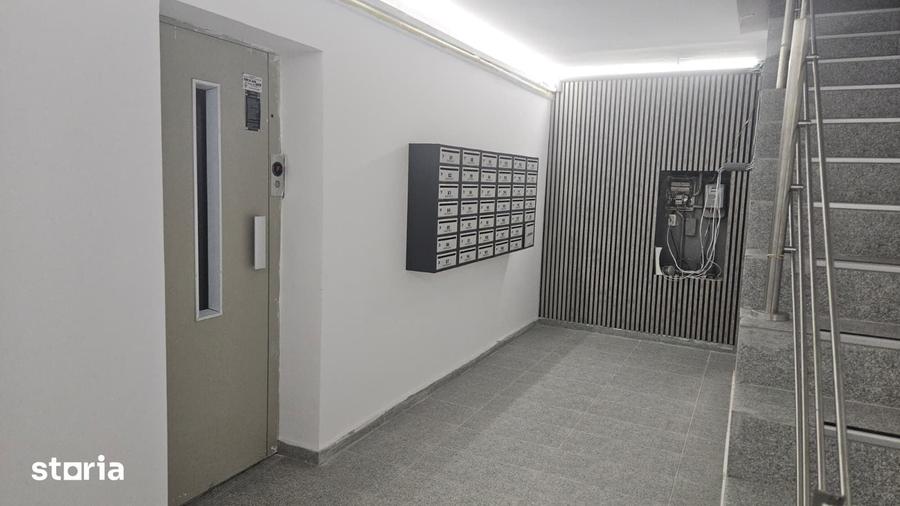 Apartament cu 3 camere decomandat în Tei