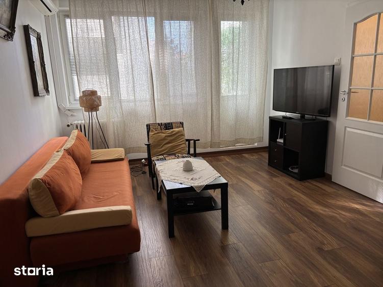 Apartament cu 2 camere semidecomandat, mobilat în 1 Mai