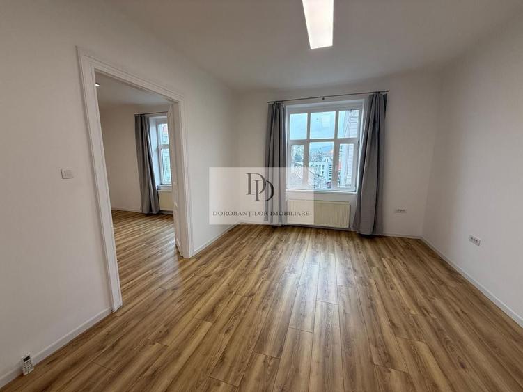 Birou, de 105 mp, în Central