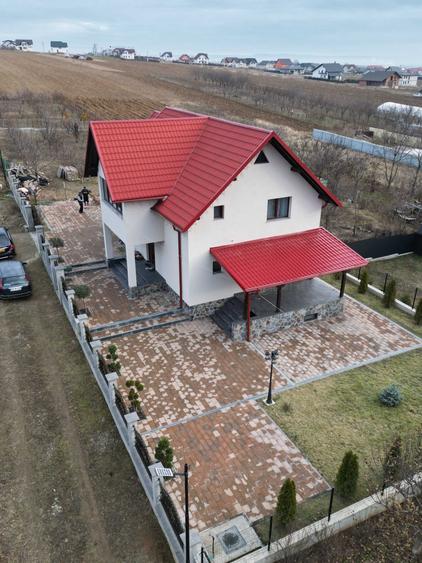 Casă cu 3 camere în Central