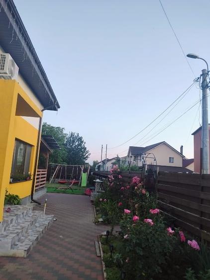 Casă individuală cu 4 camere cu Garaj în Brestei