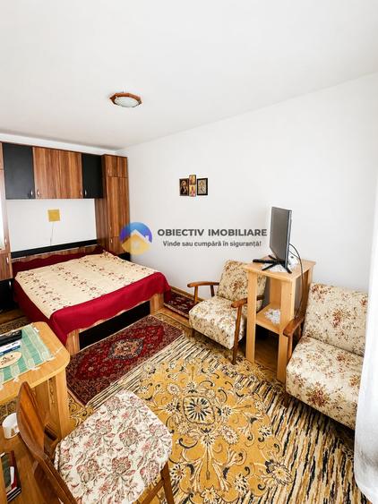 Apartament cu 3 camere semidecomandat în Dărmănești