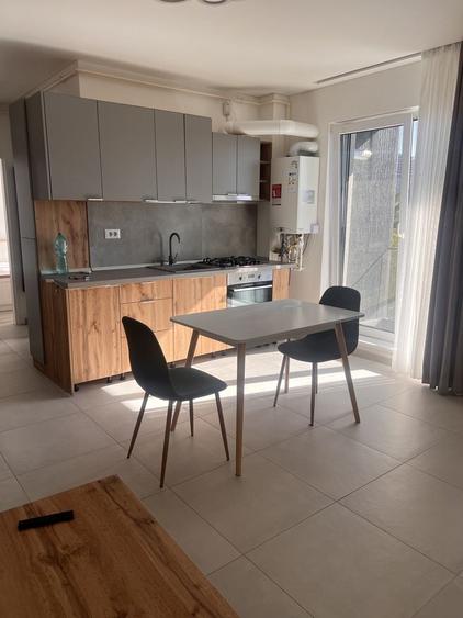 Apartament cu 2 camere în Apărătorii Patriei