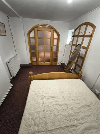 Apartament cu 3 camere semidecomandat în Trei Stejari