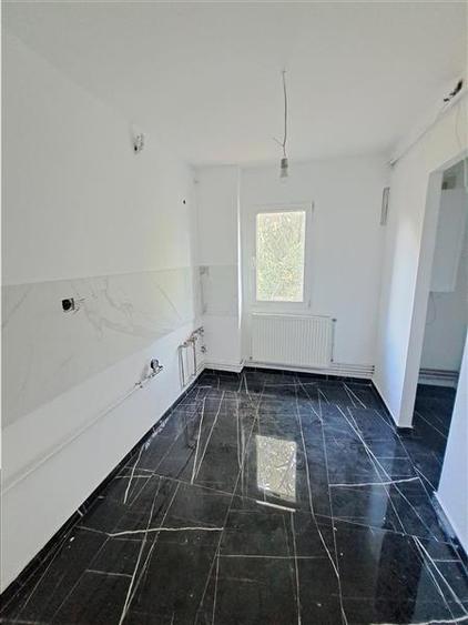 Apartament cu 2 camere semidecomandat în Tipografilor