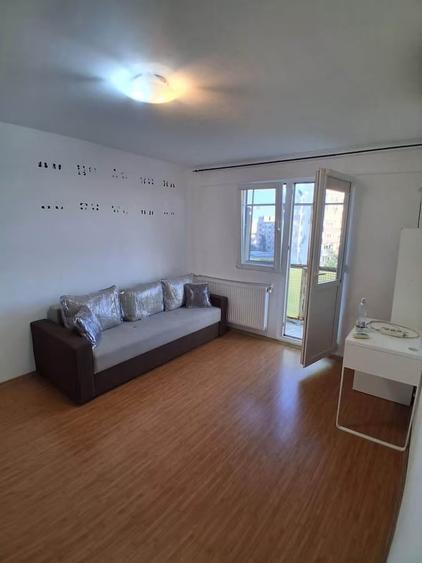 Apartament cu 2 camere decomandat în Militari