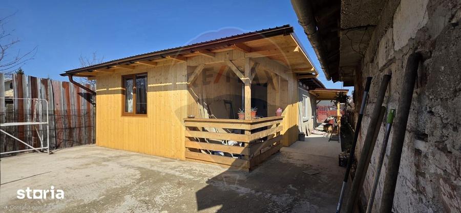 Casa renovata complet 3 camere de vanzare Crevedia 277mp teren - 2