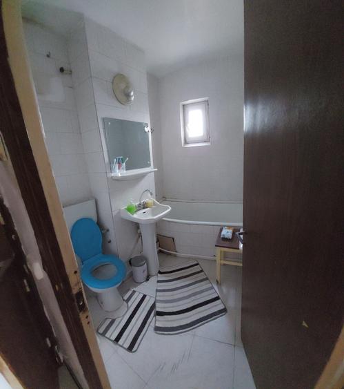 Apartament cu 2 camere decomandat în Broșteni
