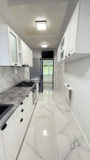 Apartament cu 2 camere decomandat, mobilat în Central