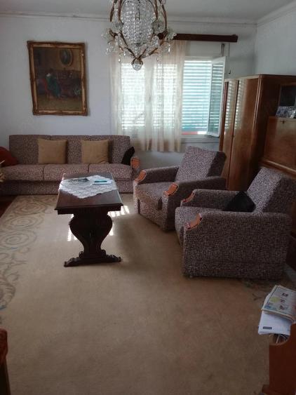 Casă cu 4 camere cu Teren 4000 Mp în Central