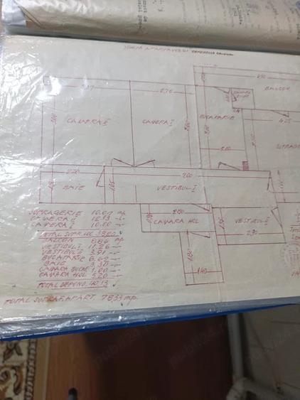 Apartament cu 3 camere decomandat în Central