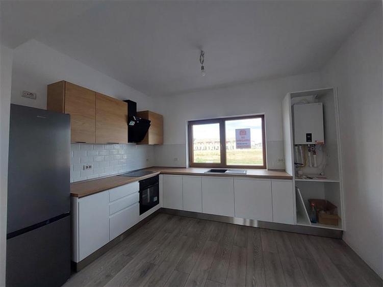 Duplex cu 4 camere cu Canalizare în Vladimirescu