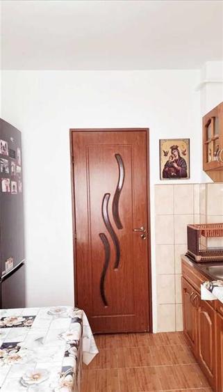 Apartament cu 3 camere decomandat în Mircea cel Bătrân