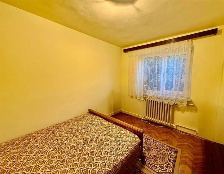 Apartament cu 3 camere decomandat, mobilat în Central
