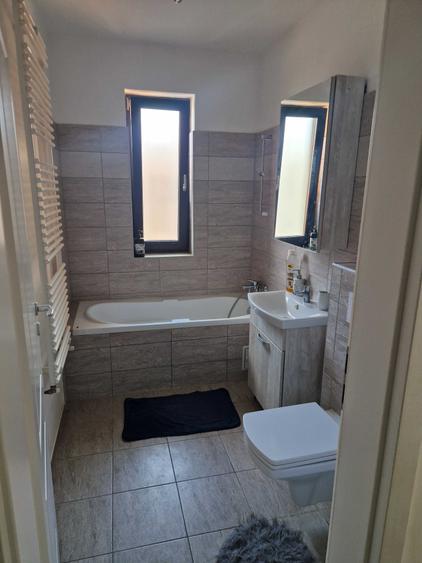 Apartament cu 2 camere decomandat în Giroc
