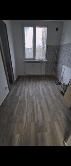 Apartament cu 3 camere semidecomandat în Brâncoveanu