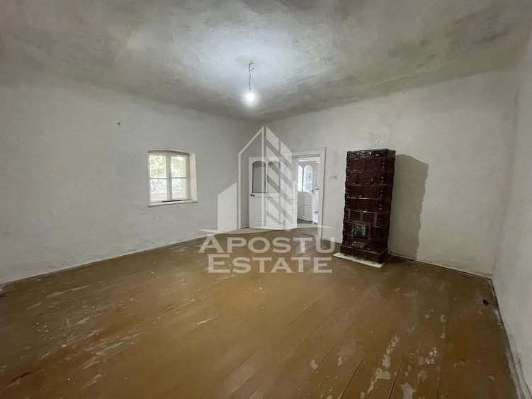 Casă cu 2 camere cu Teren 1554 Mp în Săcălaz
