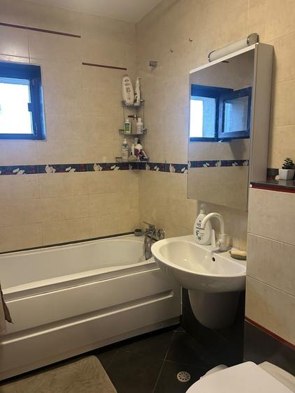 Apartament cu 3 camere decomandat în Alexandru cel Bun