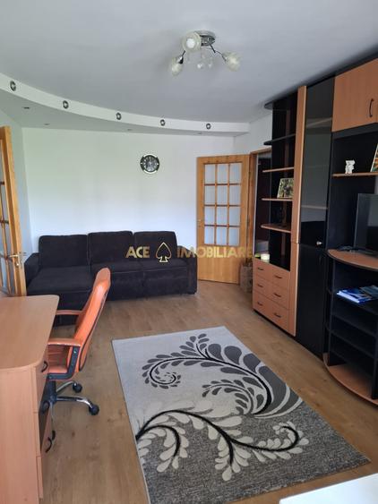 Apartament cu 2 camere semidecomandat, mobilat în Crângași