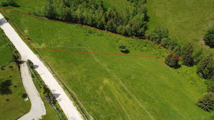 De Vanzare Teren intravilan 4.151 mp in Pe?tera (Bran-Moeciu) Izvor Propriu & Proiect DTAC inclus - 4