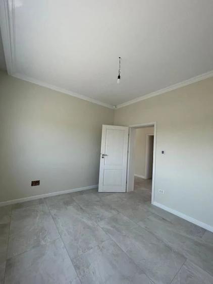 Casă cu 5 camere cu Teren 445 Mp în Săcălaz