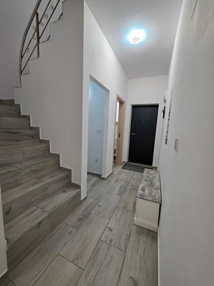 Duplex cu 4 camere cu Teren 174 Mp în Central