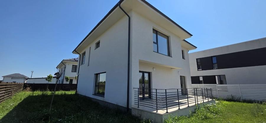 Casă individuală cu 5 camere cu Canalizare în Corbeanca