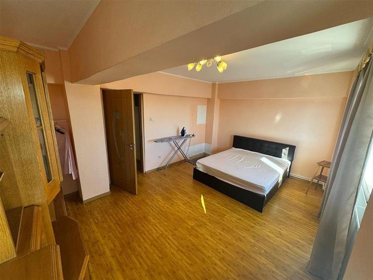 Apartament cu 2 camere decomandat în Vest
