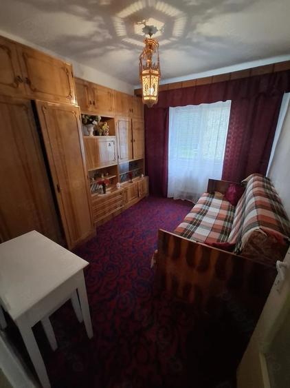 Apartament cu 3 camere decomandat în Govândari
