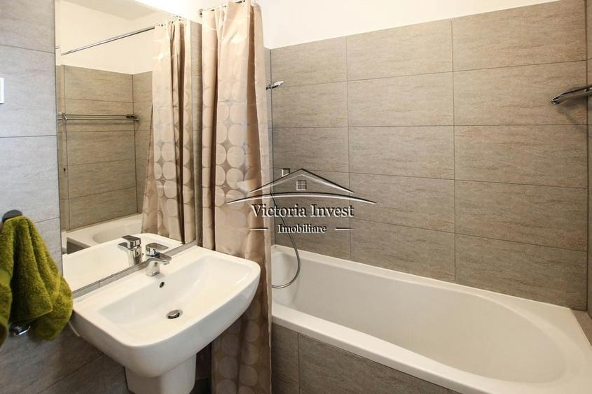 Apartament cu 4 camere semidecomandat, mobilat în Băneasa