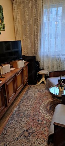 Apartament cu 3 camere semidecomandat în Est