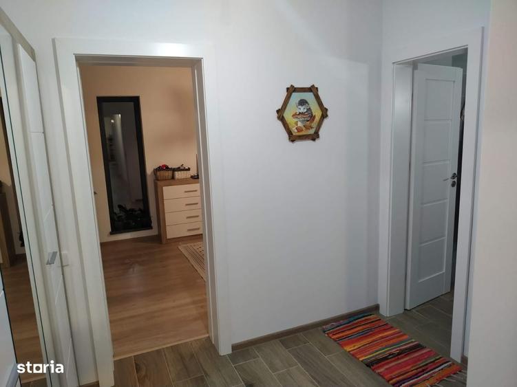 Casă cu 4 camere în Cristian