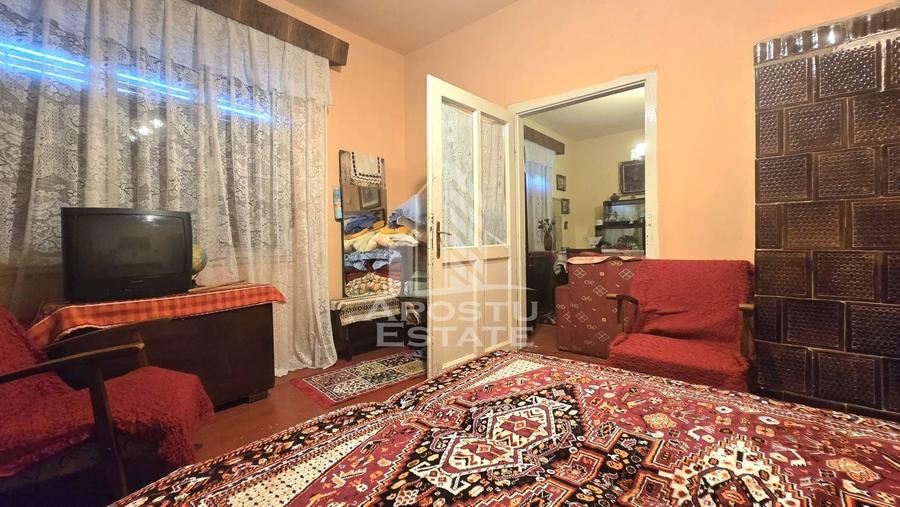 Casă individuală cu 3 camere cu Canalizare în Pârneava