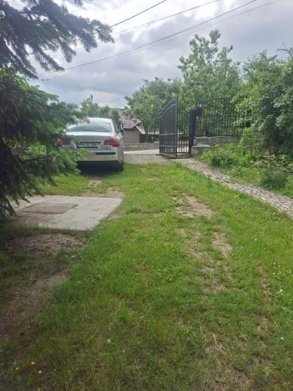 Casă individuală cu 4 camere cu Canalizare în Izvoarele
