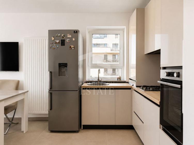 Apartament cu 3 camere semidecomandat, mobilat în Tomis Plus