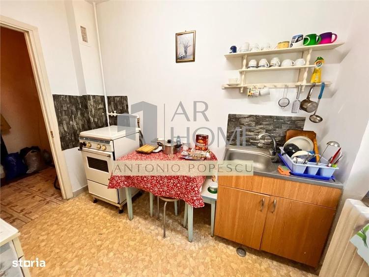 Apartament cu 3 camere semidecomandat în Lipănești
