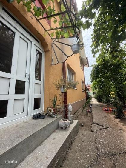 Casă cu 4 camere în Podari