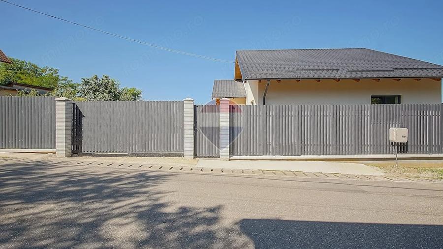 Casa noua langa Bra?ov, curte insorita ?i vedere panoramica - 11