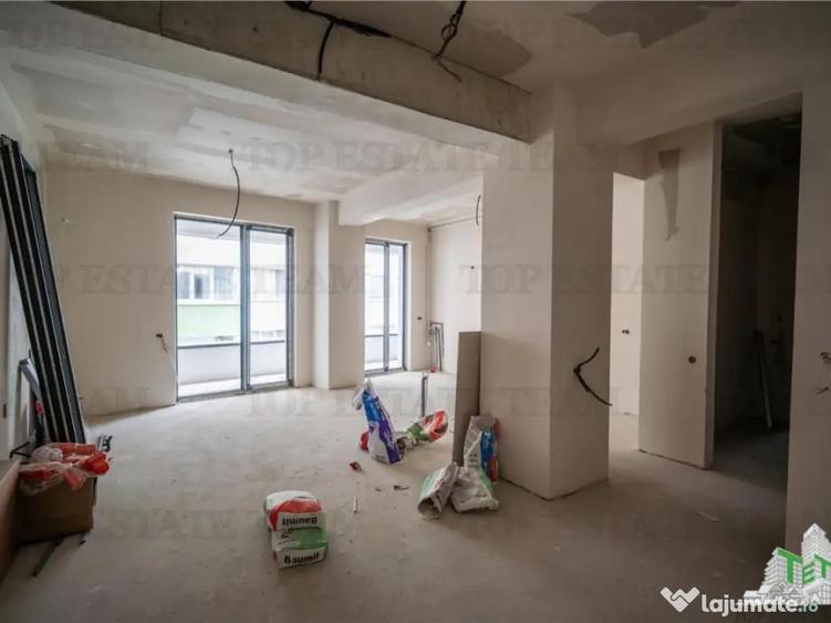 Apartament cu 4 camere semidecomandat în Iancului