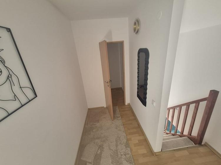 Apartament cu 3 camere decomandat în Metalurgie