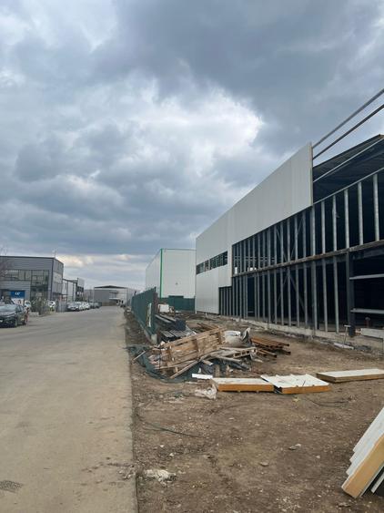 Spațiu industrial, de 1,500 mp, în Otopeni