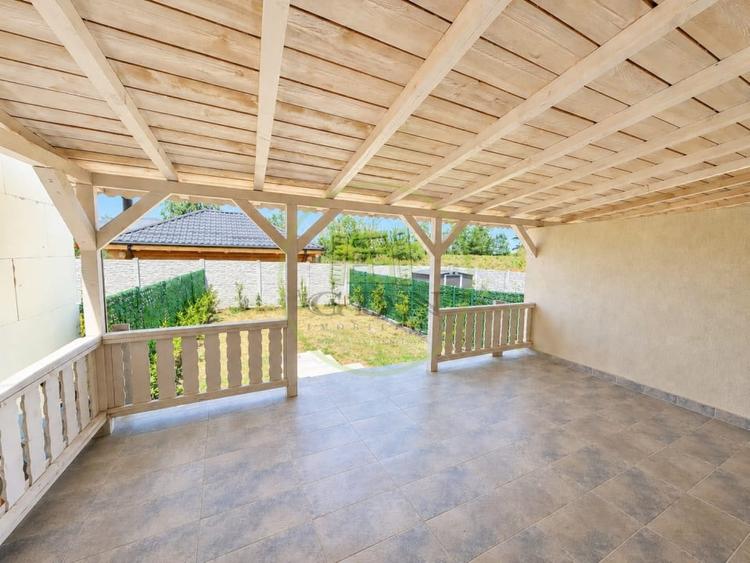 Casă cu 3 camere cu Teren 230 Mp în Leamna de Jos