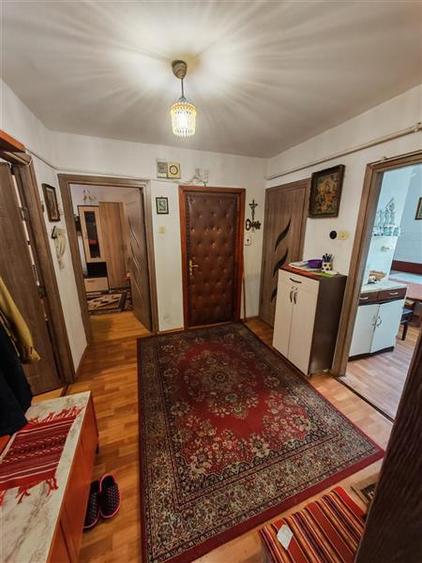 Apartament cu 4 camere semidecomandat, mobilat în Mănăștur