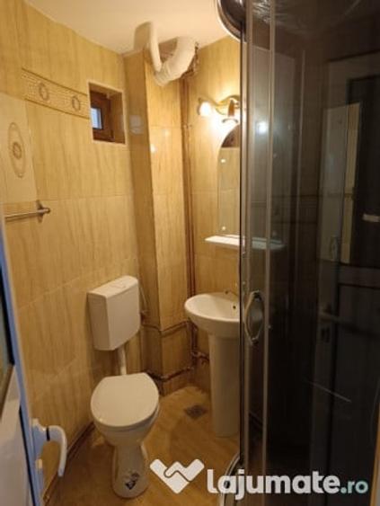 Casă cu 3 camere cu Teren 500 Mp în Central